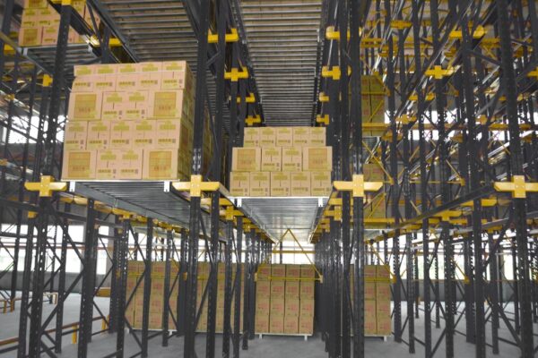 駛入式料架：圖片 6